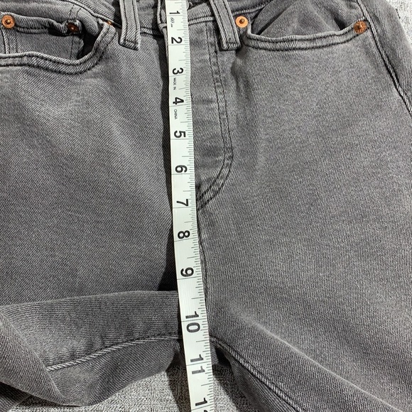 LEVIS WEDGIE STRAIGHT JEANS SIZE 25 X 28 GRAY EUC - Picture 8 of 9